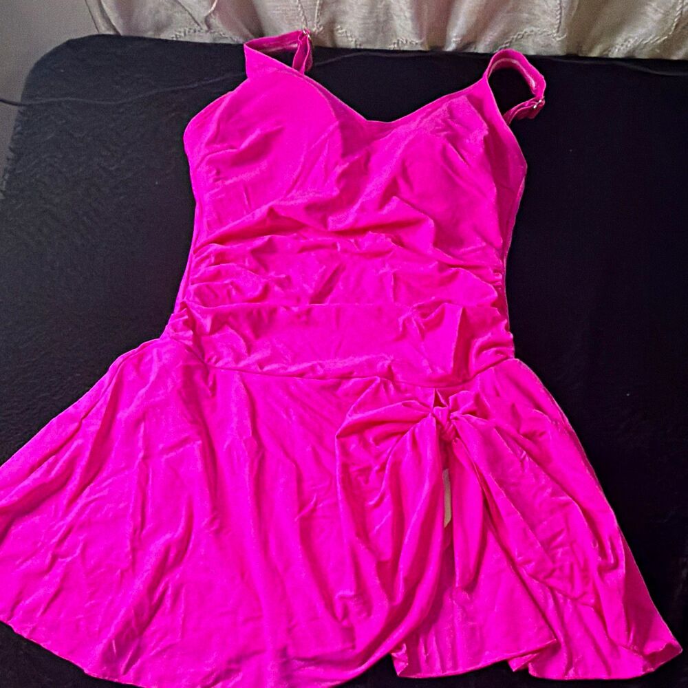AIDONGER Women's Pink Solid Swimdress One Piece Padded Adjustable Straps, M